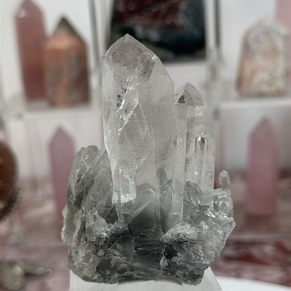 Lithium Lumerian Quartz w/ Rainbow- LLQ1 - Picture 2 of 5